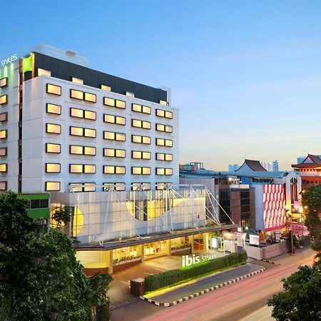 Ibis Styles Jakarta Gajah Mada Exterior photo