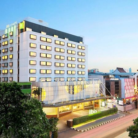 Ibis Styles Jakarta Gajah Mada Exterior photo