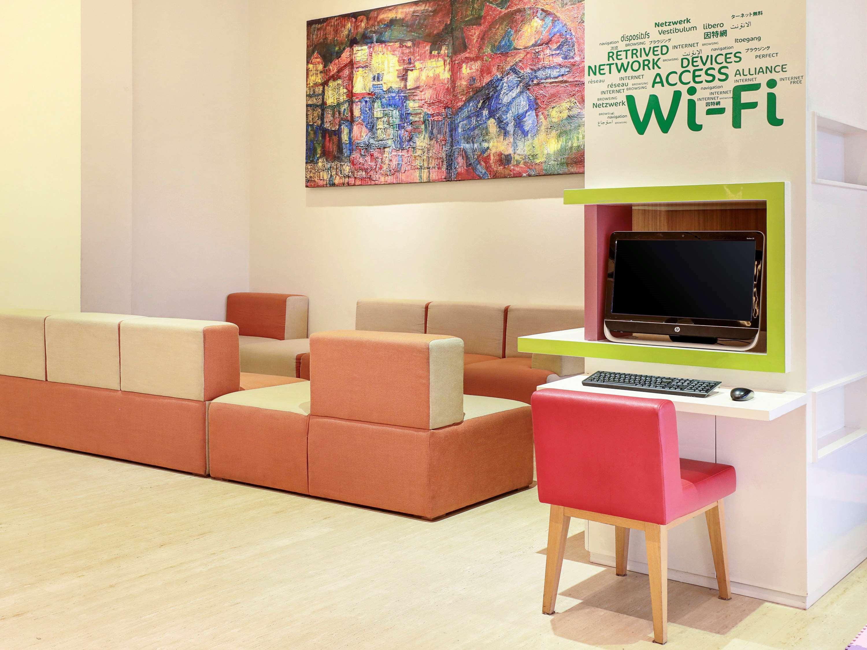 Ibis Styles Jakarta Gajah Mada Exterior photo