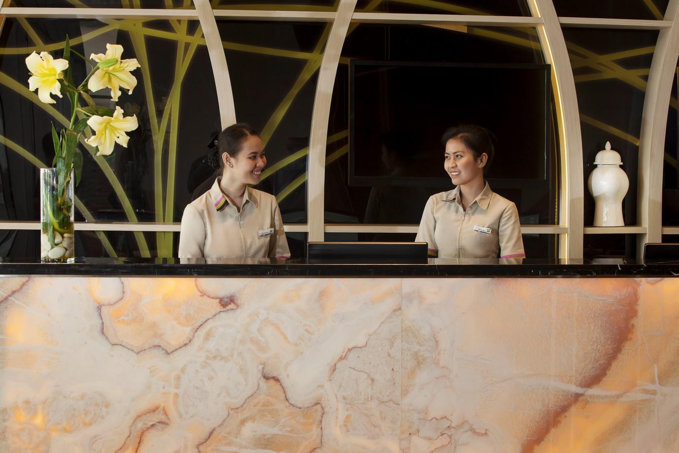 Ibis Styles Jakarta Gajah Mada Exterior photo