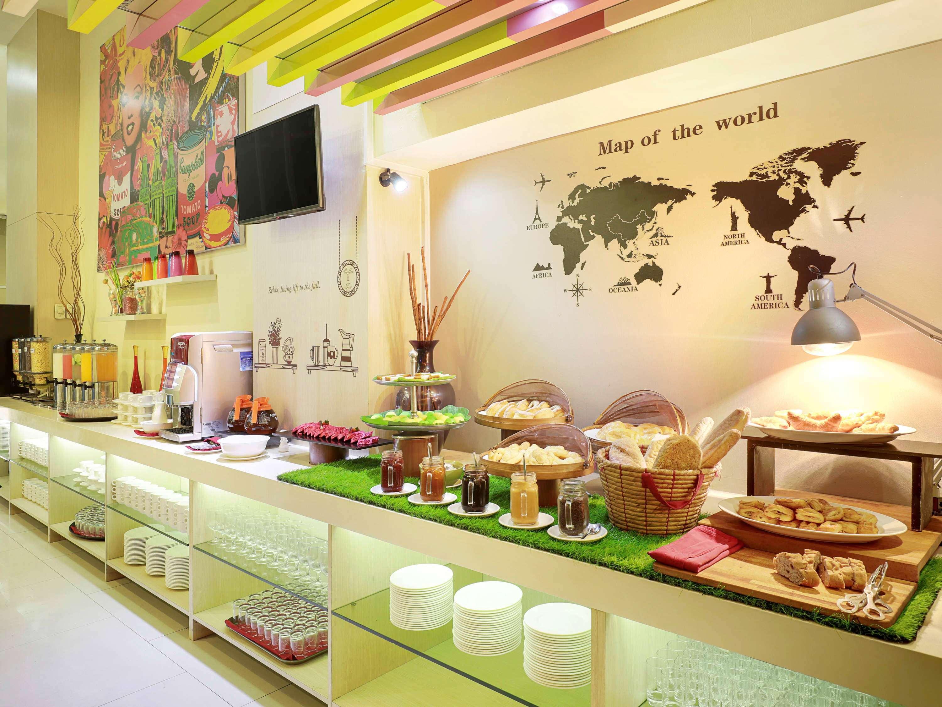 Ibis Styles Jakarta Gajah Mada Exterior photo