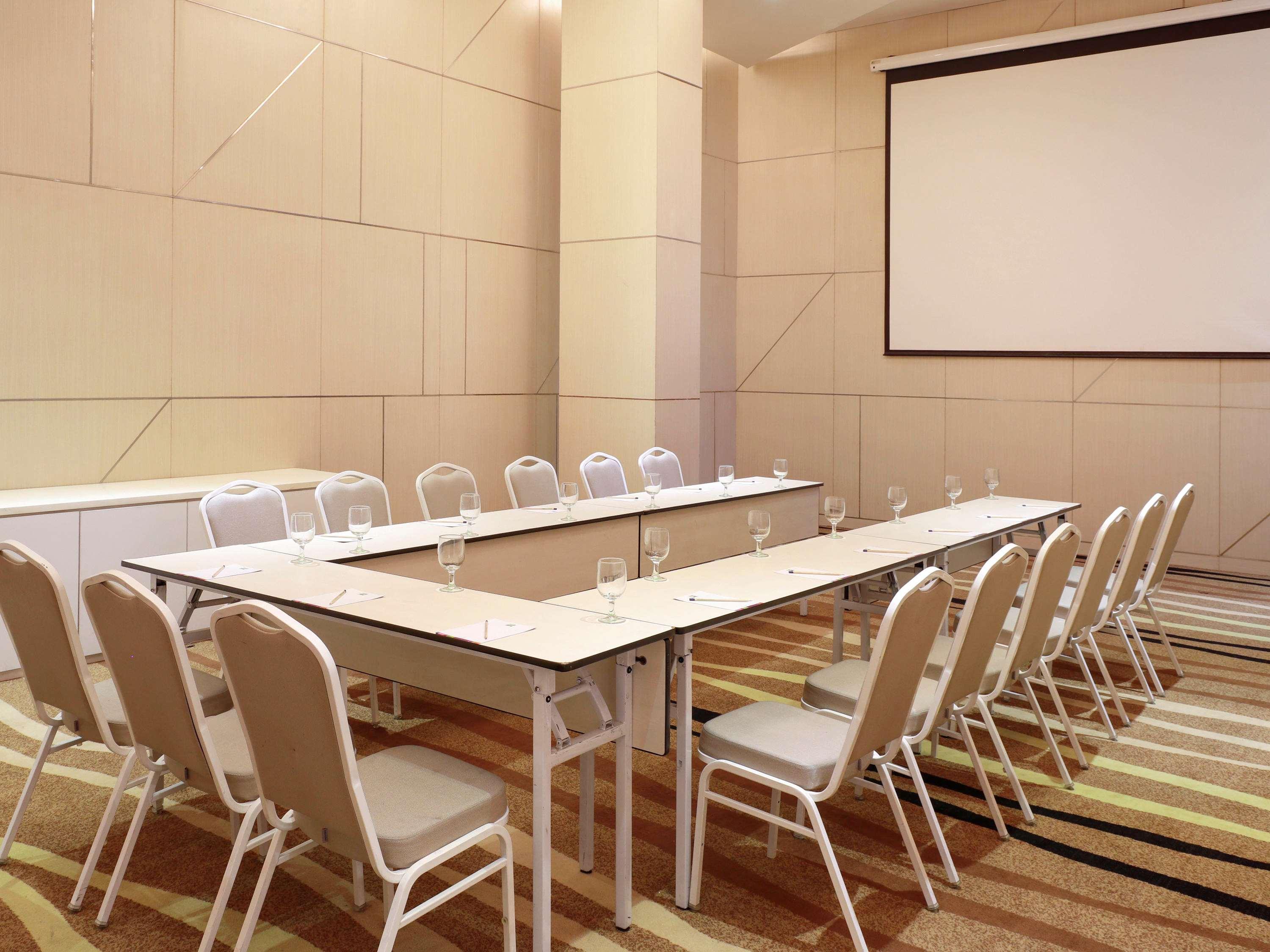 Ibis Styles Jakarta Gajah Mada Exterior photo