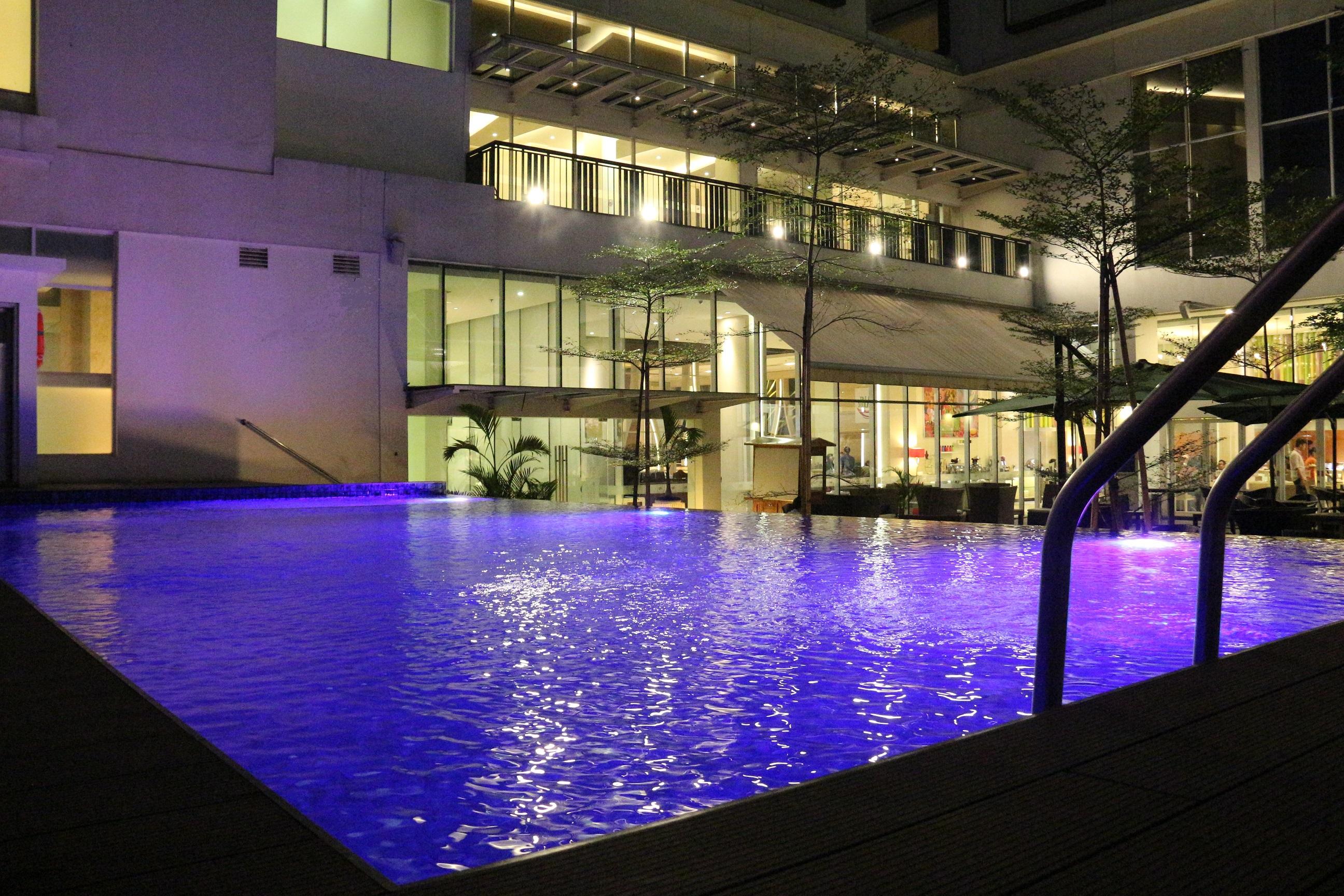 Ibis Styles Jakarta Gajah Mada Exterior photo