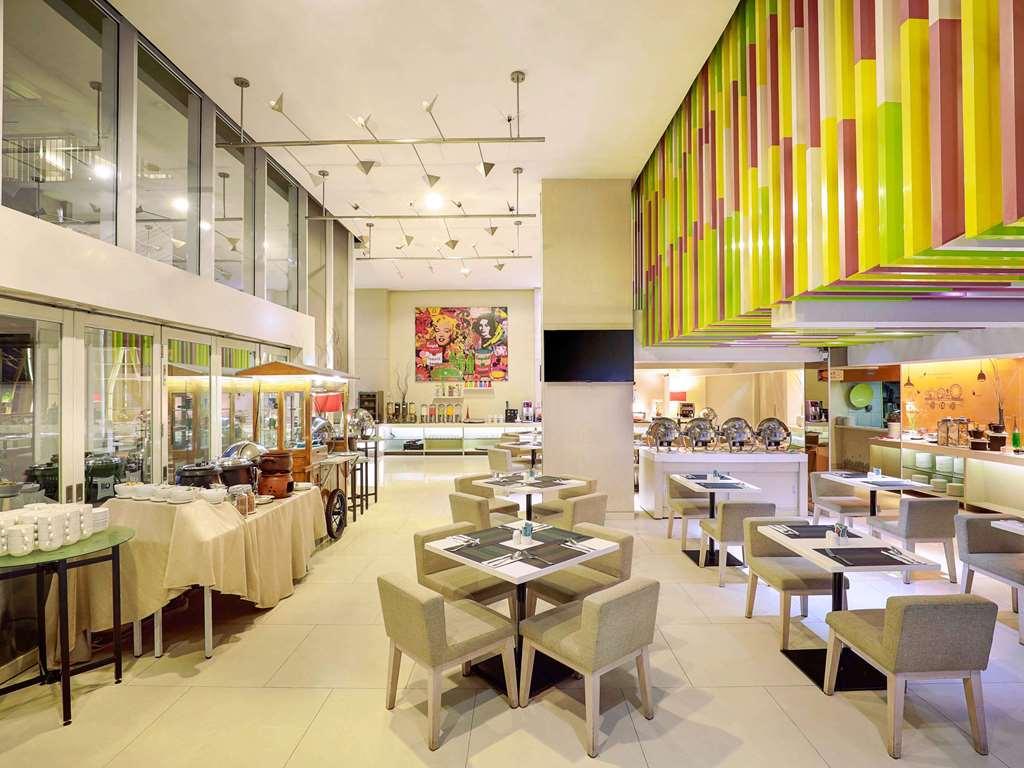Ibis Styles Jakarta Gajah Mada Exterior photo