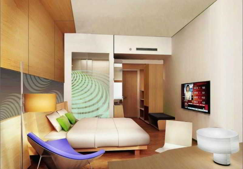 Ibis Styles Jakarta Gajah Mada Exterior photo