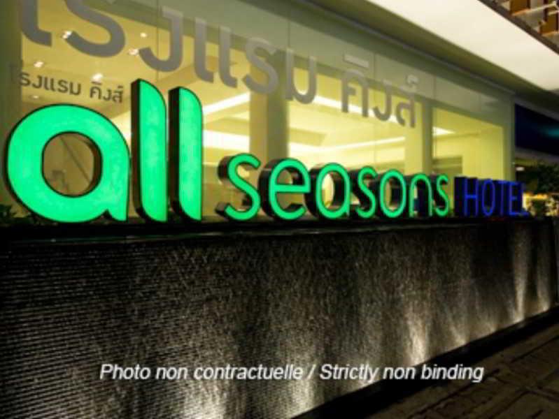 Ibis Styles Jakarta Gajah Mada Exterior photo
